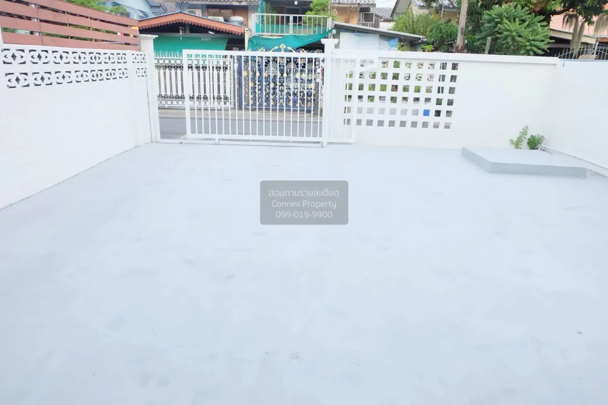 ขายทาวน์เฮ้าส์/ทาวน์โฮม  ปิ่นเจริญ 3 หน้ากว้าง รีโนเวทใหม่ สีกัน 