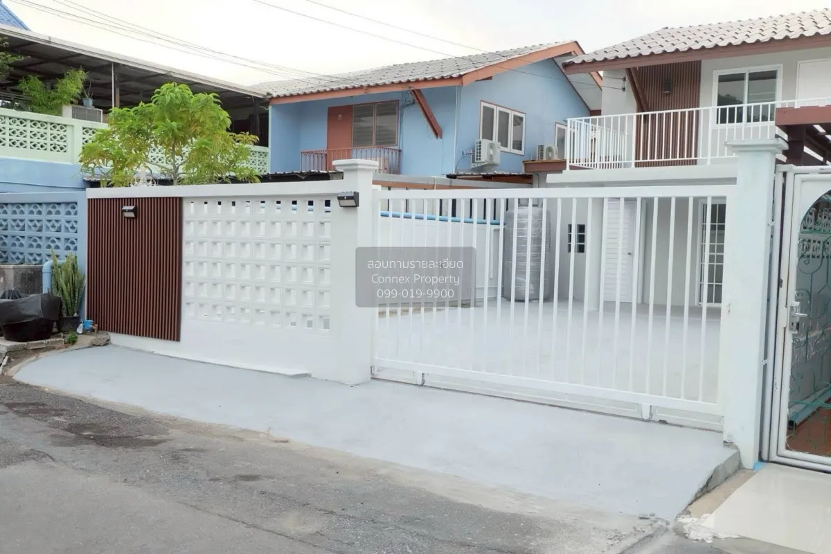 ขายทาวน์เฮ้าส์/ทาวน์โฮม  ปิ่นเจริญ 3 หน้ากว้าง รีโนเวทใหม่ สีกัน 