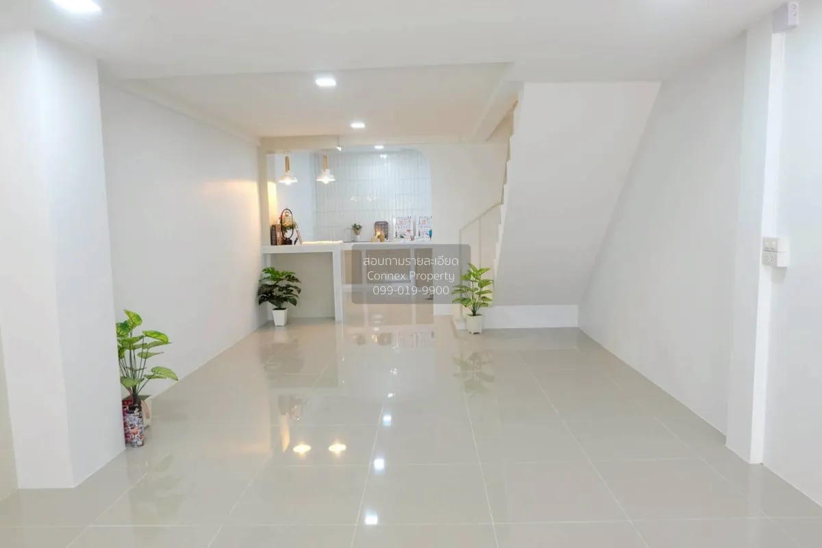 For Sale Townhouse/Townhome  , Sinwong , newly renovated , Thepha 3