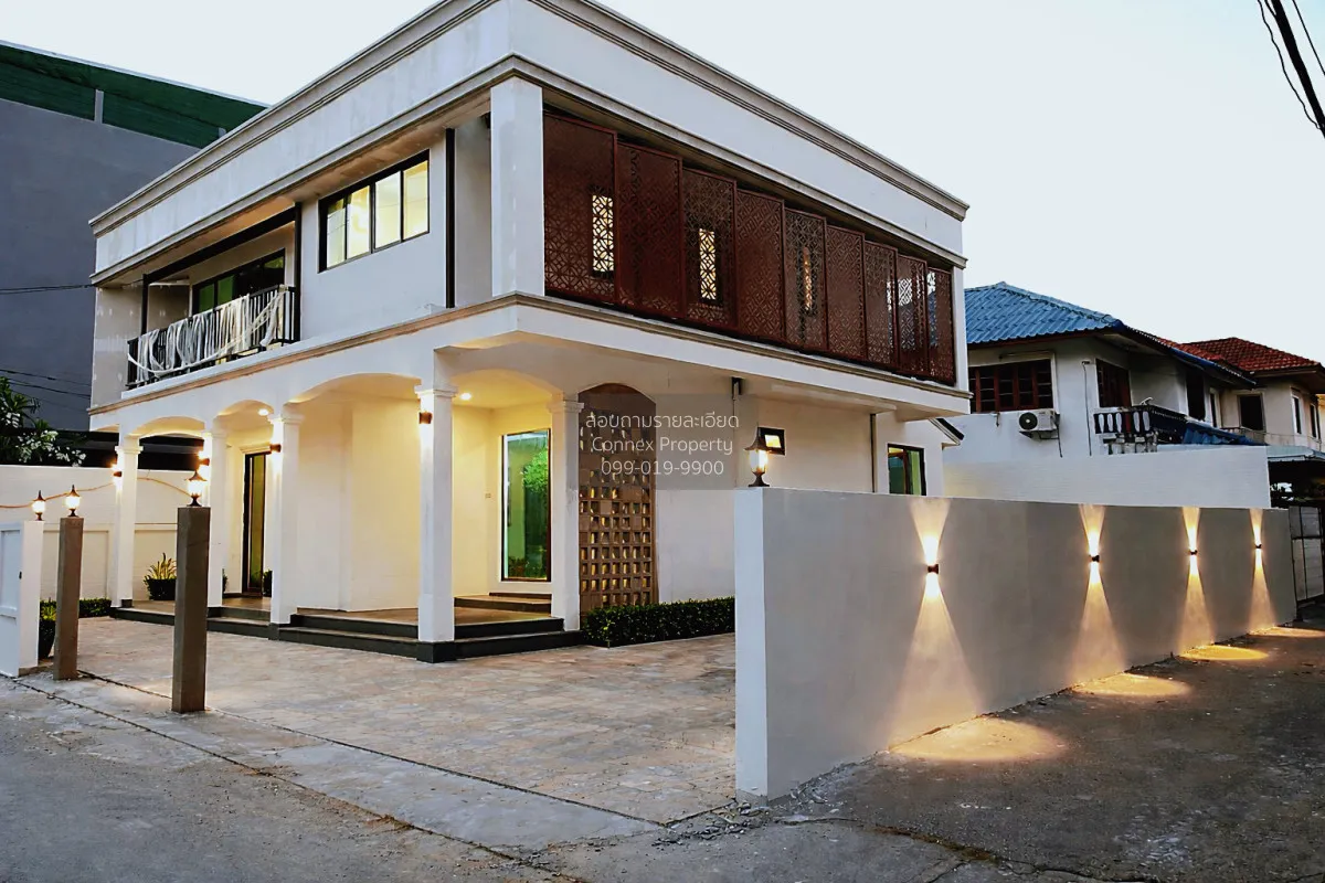 ขายบ้านเดี่ยวหลังมุม ซอยนวมินทร์ 127  ห้องมุม รีโนเวทใหม่ นวลจันท 1