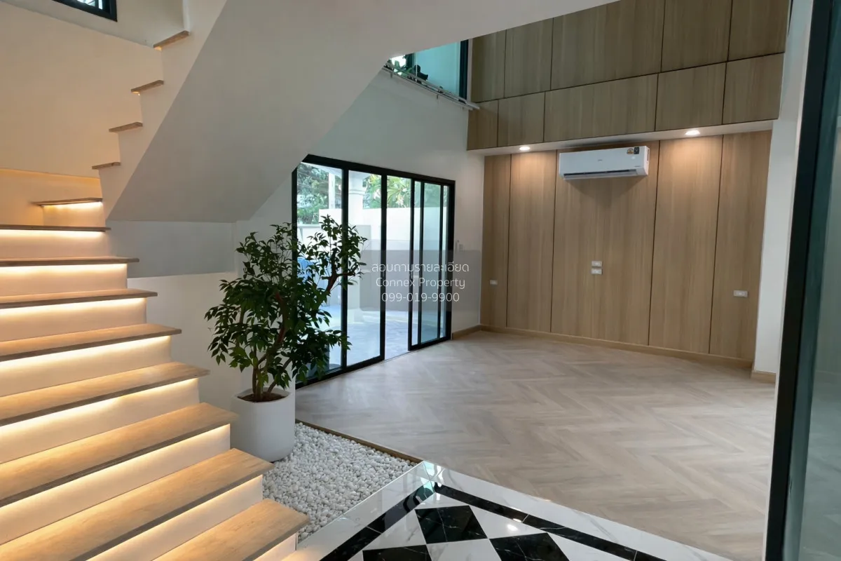 ขายบ้านเดี่ยวหลังมุม ซอยนวมินทร์ 127  ห้องมุม รีโนเวทใหม่ นวลจันท