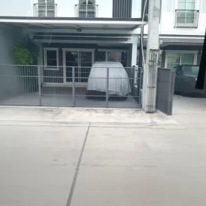 ขายทาวน์เฮ้าส์/ทาวน์โฮม  อินดี้ 2 บางนา-รามคำแหง 2 MRT-ศรีอุดม (สายสีเหลือง) ดอกไม้ เขต ประเวศ กรุงเทพ CX-151137