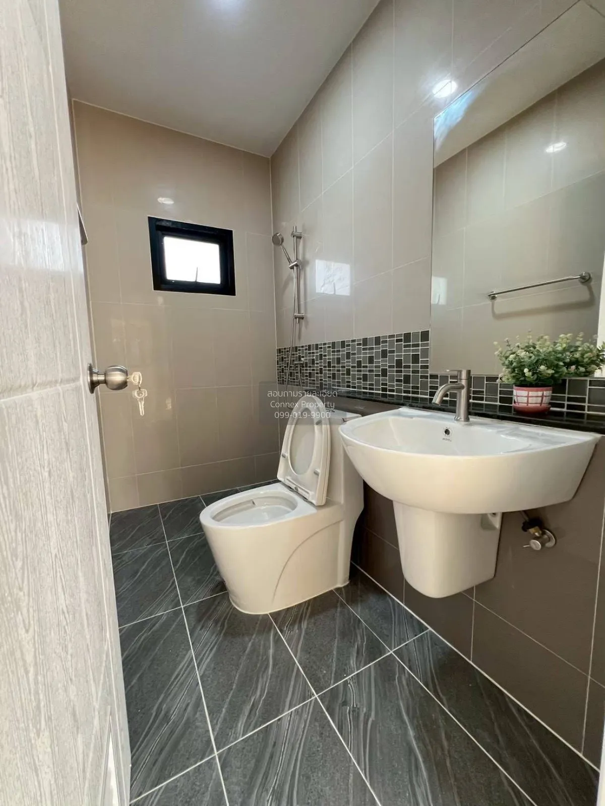 For Sale House , Lanceo Wongwaen-Ramintra , nice view , corner un