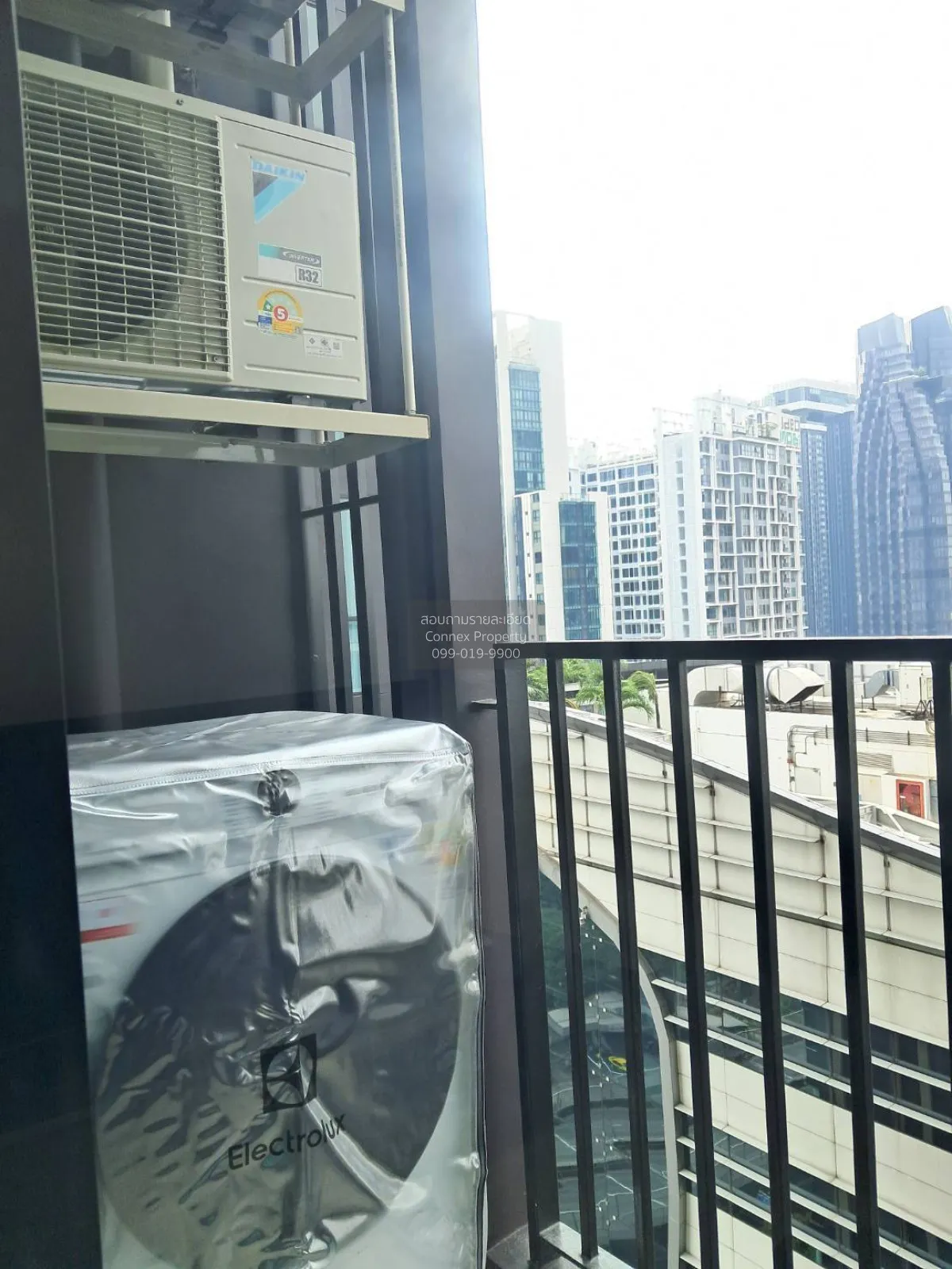 For Rent Condo , Nue District R9 , corner unit , MRT-Phra Ram 9 ,