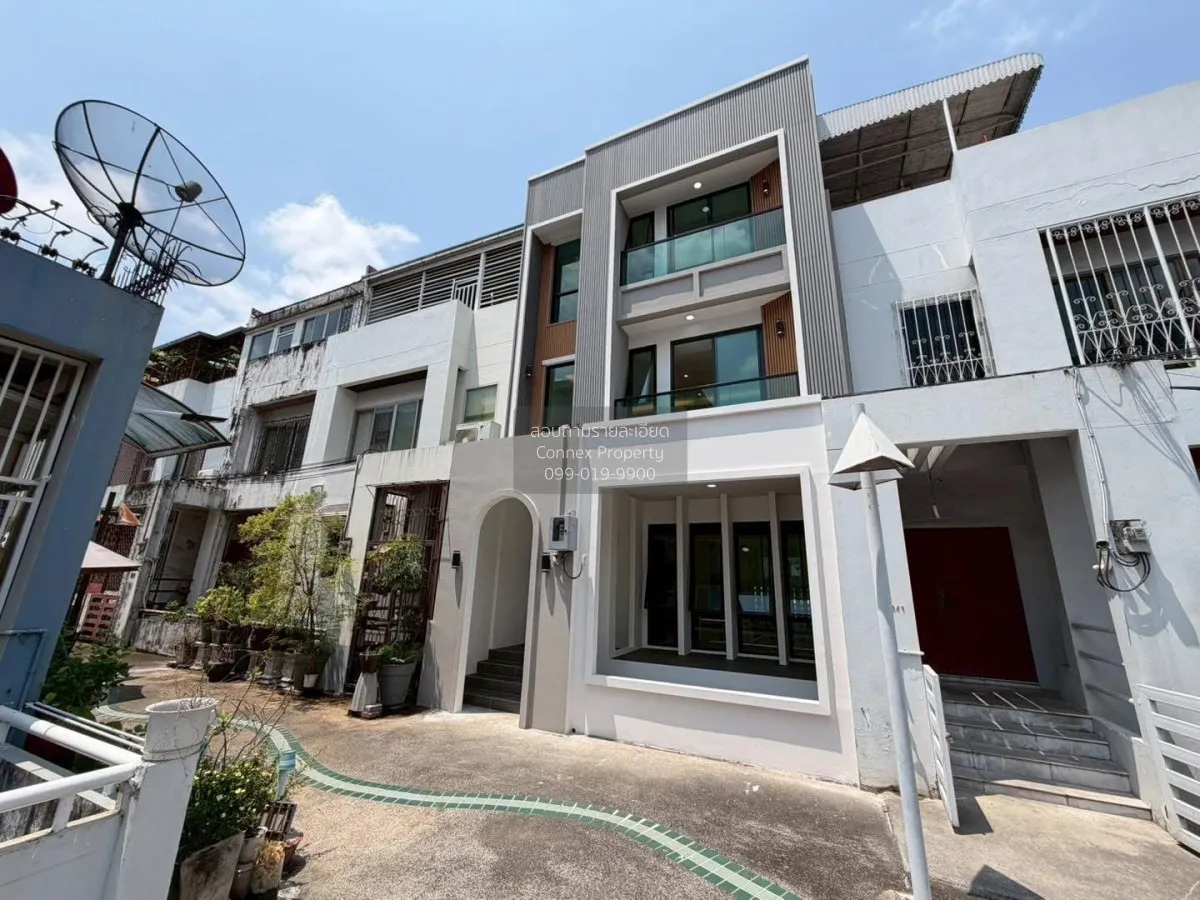 ขายทาวน์โฮม 4.5 ชั้นพร้อมลิฟท์ สุขุมวิท 101 รีโนเวทใหม่ พระโขนงเห 2