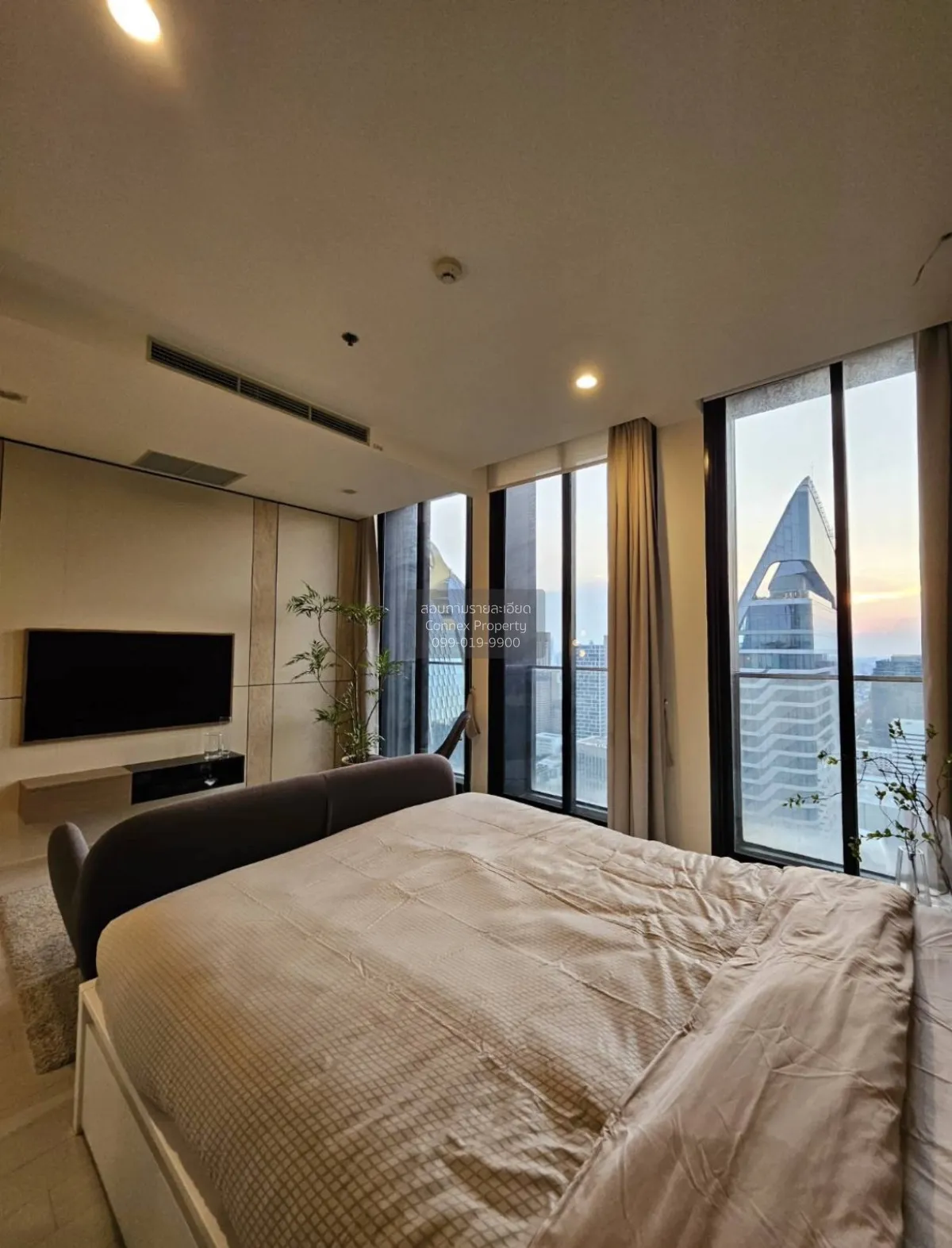 For Rent Condo , Noble Ploenchit , high floor , BTS-Phloen Chit ,