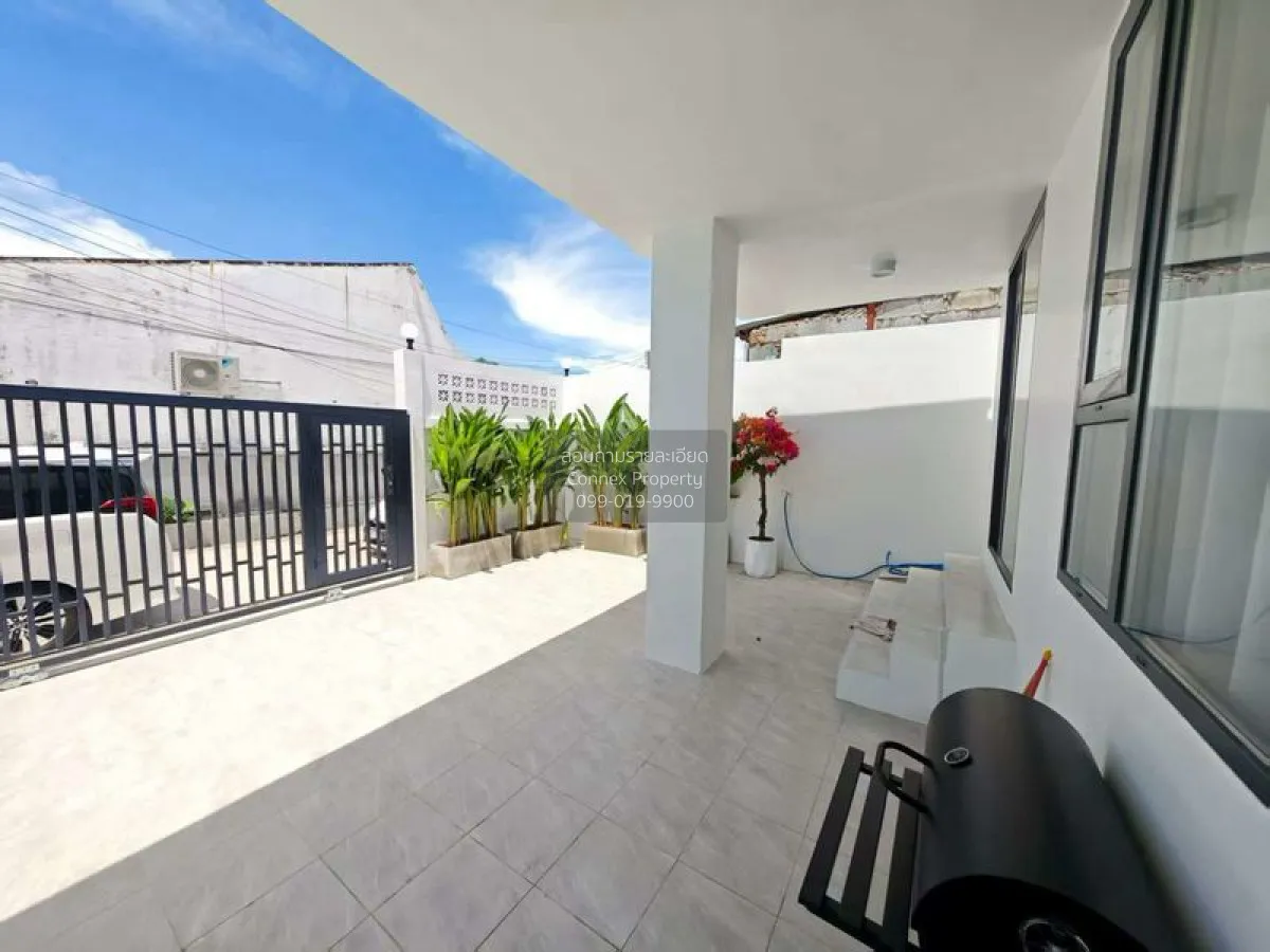 For Sale 2 - story house 308 sq.wa. Na Kluea Bang Lamung Chonburi 2