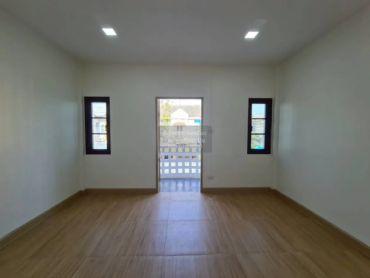 For Sale Townhouse/Townhome  , Kritsana Romklao 12 , newly renova