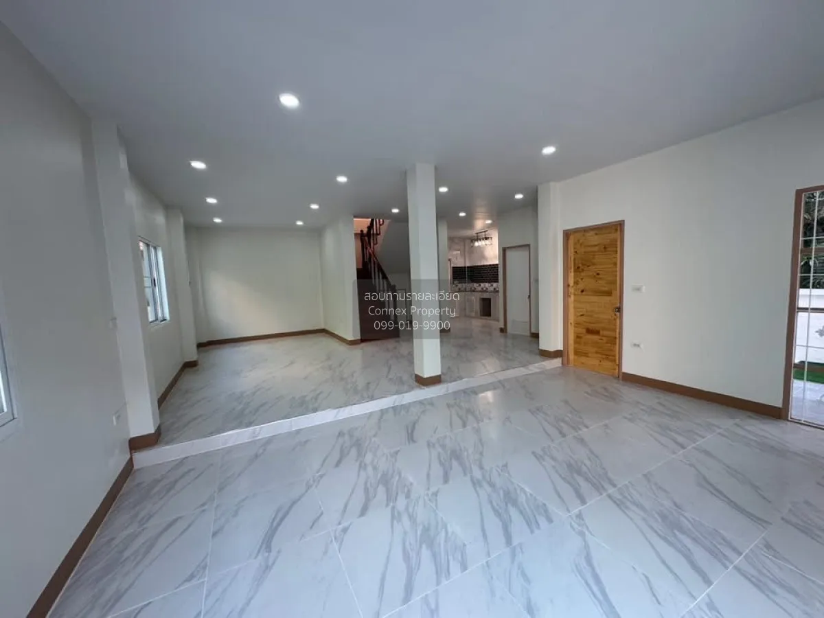 For Sale House , Wisetsuk Nakhon 19 , Phanthai Norasing , Mueang  4