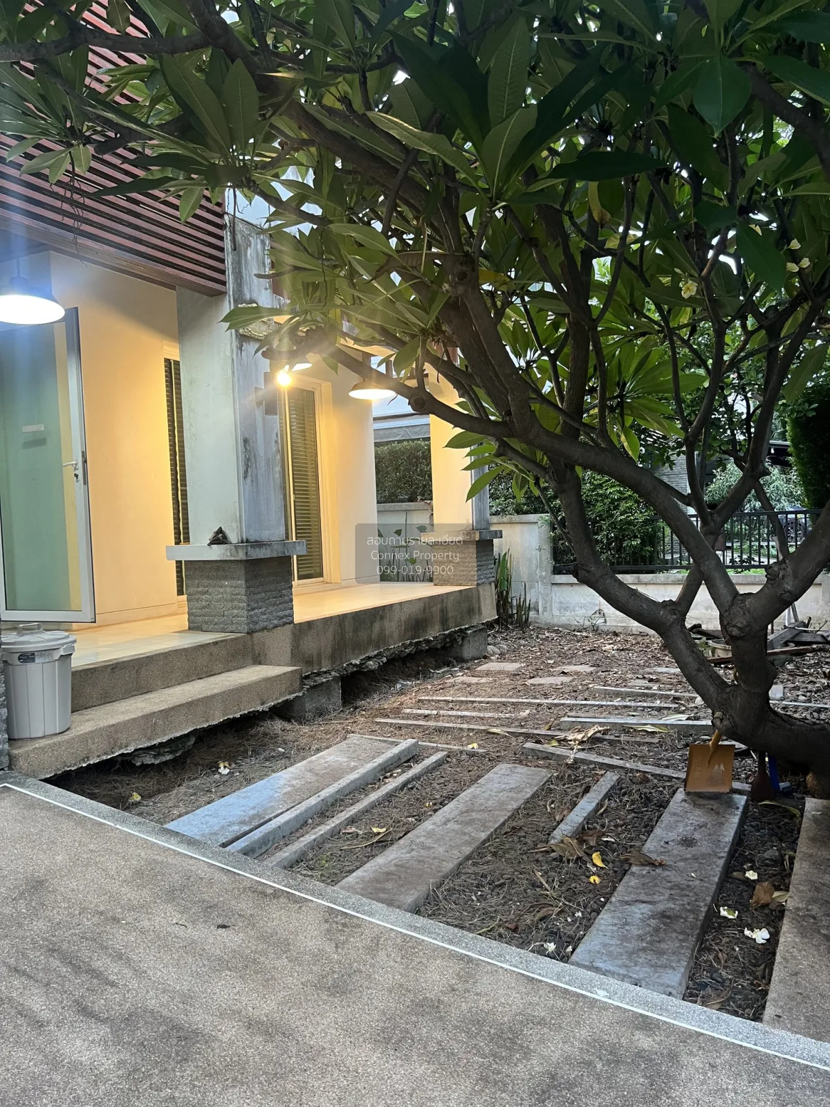 ขายบ้าน  บลูลากูน บางนา - ตราด กม.8 ดอกไม้ เขต ประเวศ กรุงเทพ CX- 1