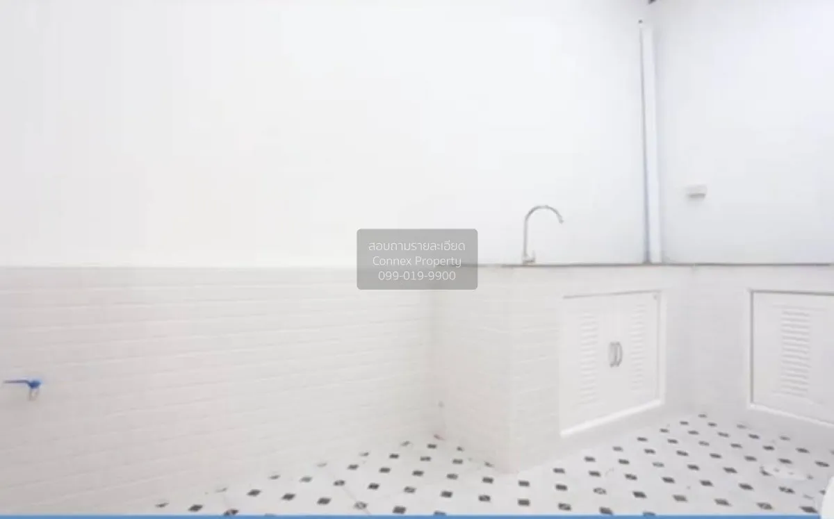 For Sale Townhouse in Lat Phrao 45 , Sam Saen Nok , Huai Khwang ,