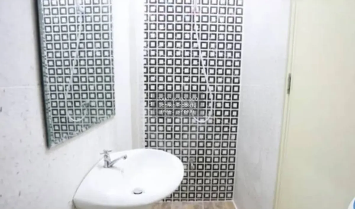 For Sale Townhouse in Lat Phrao 45 , Sam Saen Nok , Huai Khwang ,