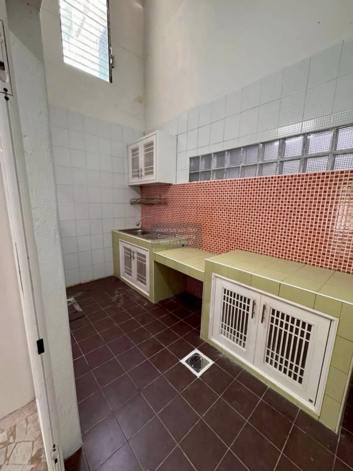 For Sale Two-story townhouse, Soi Ramintra 40 (Intersection 8) , 