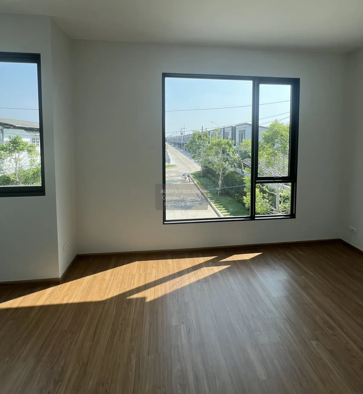 ขายทาวน์เฮ้าส์/ทาวน์โฮม  พลีโน่ ดอนเมือง ห้องมุม หน้ากว้าง สีกัน 