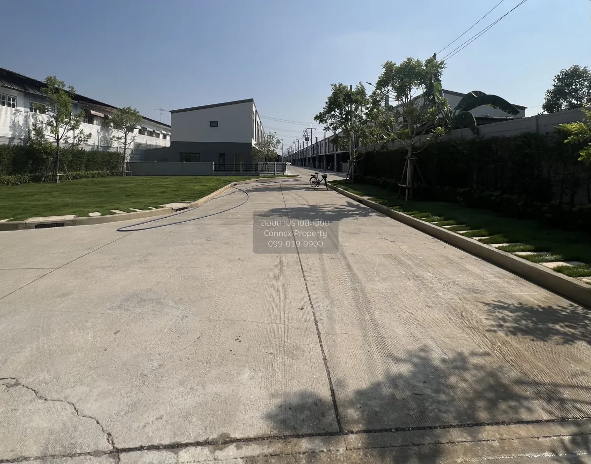 ขายทาวน์เฮ้าส์/ทาวน์โฮม  พลีโน่ ดอนเมือง ห้องมุม หน้ากว้าง สีกัน 