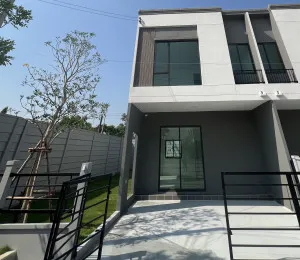 For Sale Townhouse/Townhome  , Pleno Donmuang , corner unit , wide frontage , Si Kan , Don Mueang , Bangkok , CX-151770