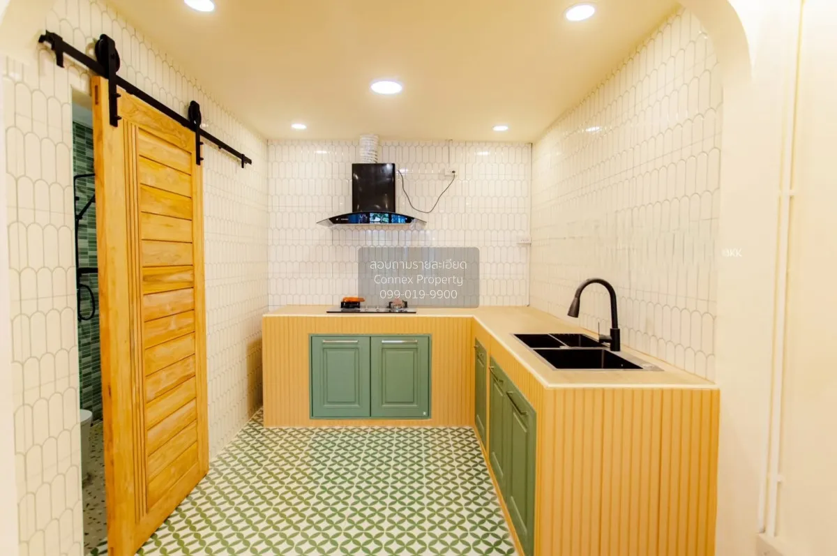 ขายทาวน์เฮาส์ 2 ขั้น  ซอย ลาดพร้าว 63 แยก 14 รีโนเวทใหม่ วังทองหล