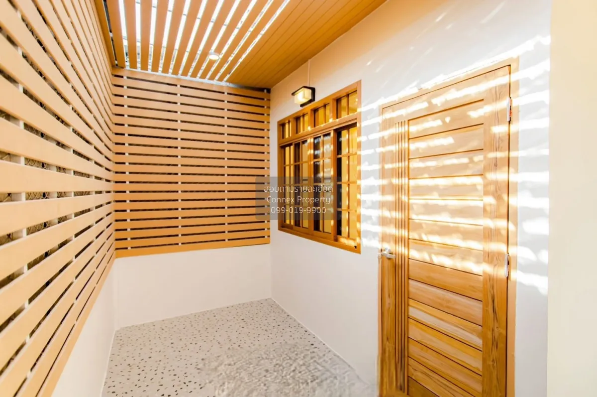 ขายทาวน์เฮาส์ 2 ขั้น  ซอย ลาดพร้าว 63 แยก 14 รีโนเวทใหม่ วังทองหล