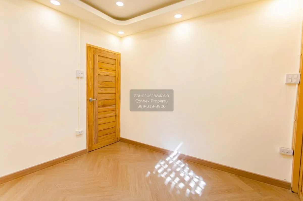 ขายทาวน์เฮาส์ 2 ขั้น  ซอย ลาดพร้าว 63 แยก 14 รีโนเวทใหม่ วังทองหล