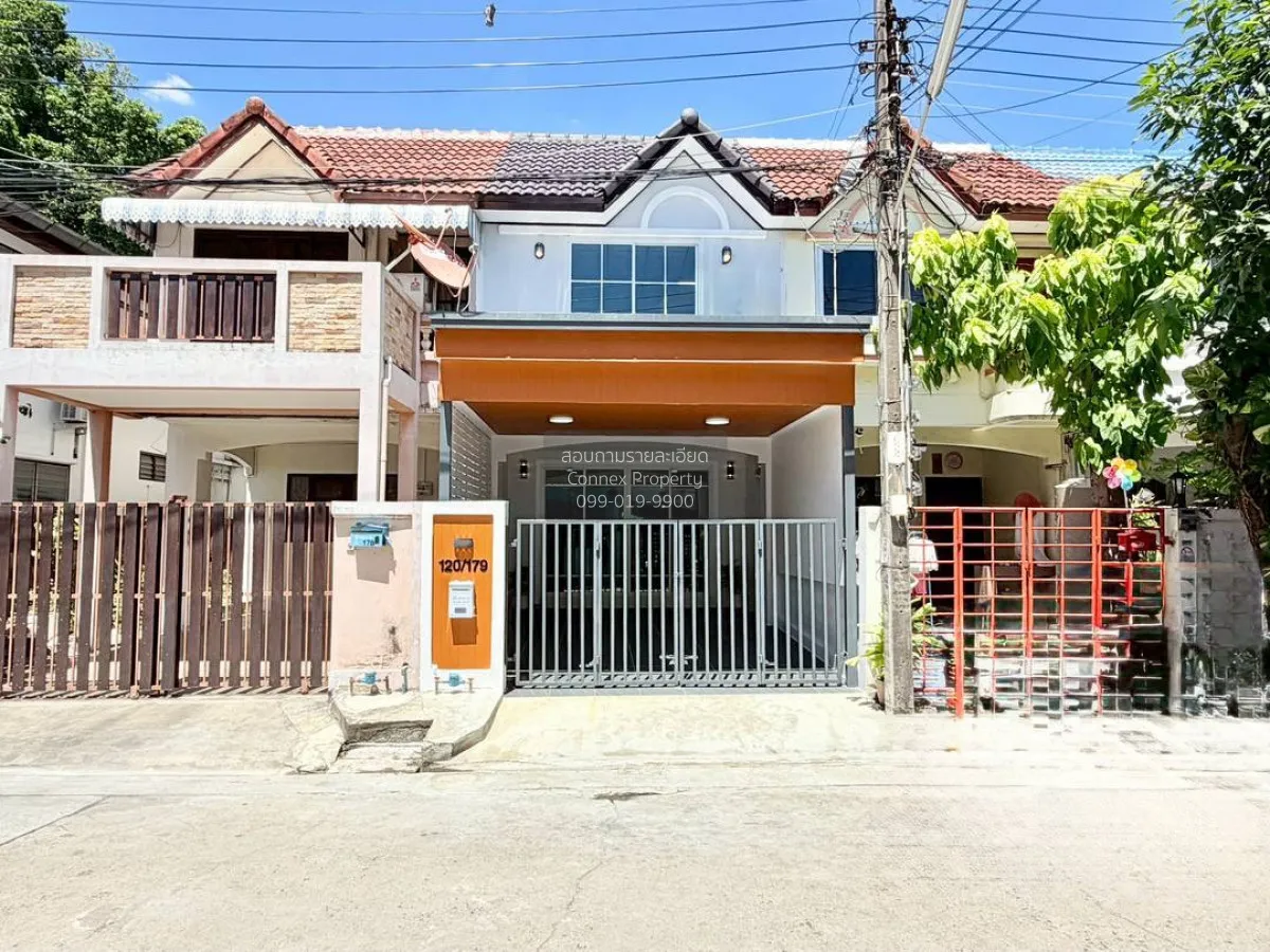 For Sale Townhouse/Townhome  , Kretkaew  Rattanathibet 26 , newly 2