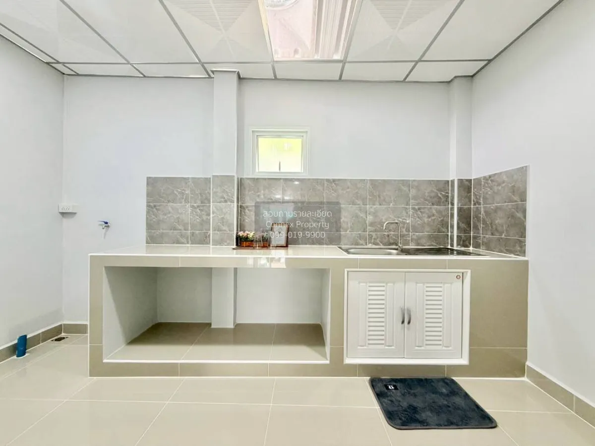 For Sale Townhouse/Townhome  , Kretkaew  Rattanathibet 26 , newly
