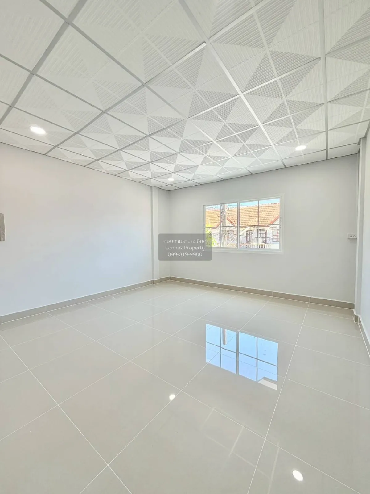 For Sale Townhouse/Townhome  , Kretkaew  Rattanathibet 26 , newly