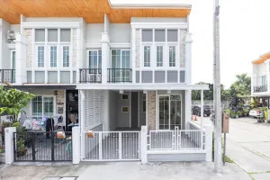 ขายทาวน์เฮ้าส์/ทาวน์โฮม  โกลเด้น ทาวน์ บางนา-สวนหลวง ดอกไม้ เขต ประเวศ กรุงเทพ CX-151934