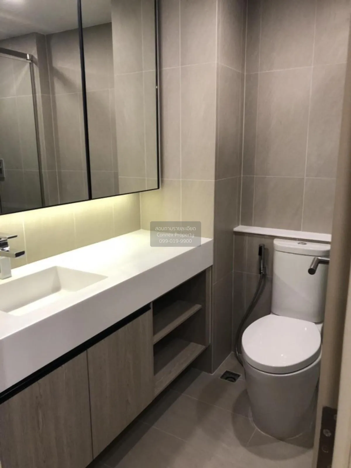 ขายคอนโด  ณ วรา เรสซิเดนซ์ BTS-ชิดลม ลุมพินี เขต ปทุมวัน กรุงเทพ 