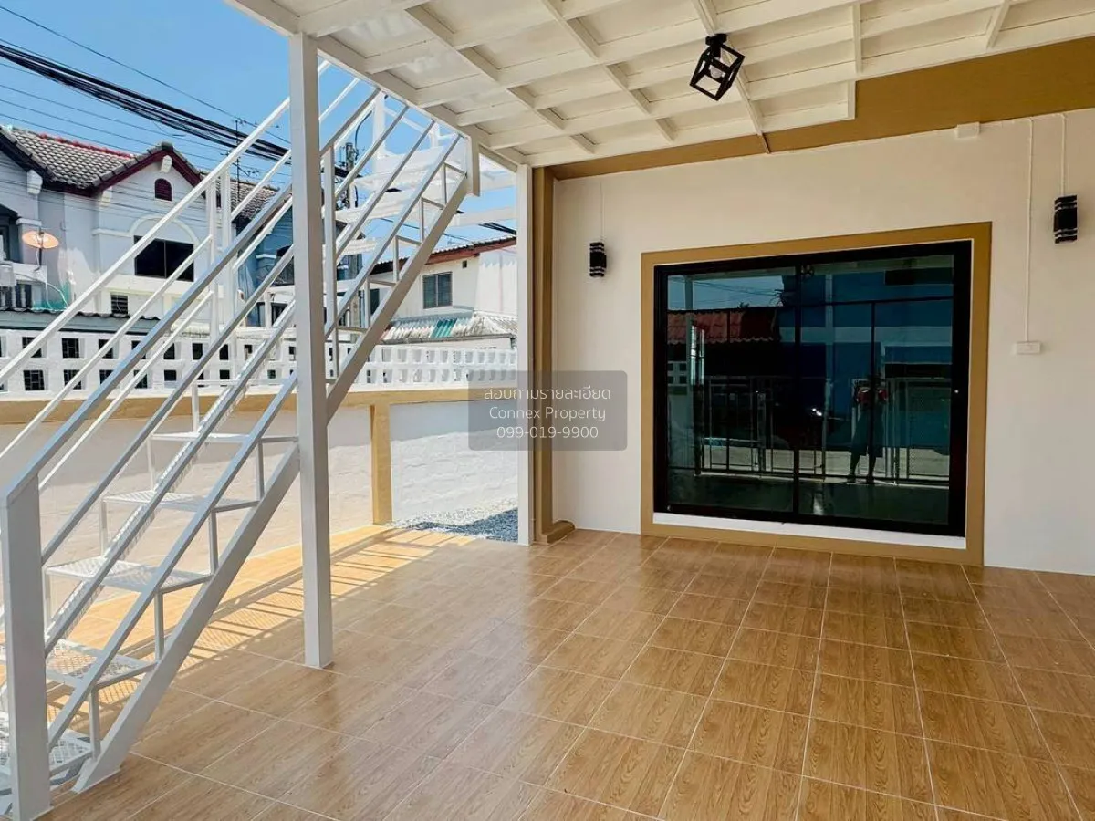 ขายทาวน์เฮ้าส์/ทาวน์โฮม  หมู่บ้านธารทอง 2 ห้องมุม รีโนเวทใหม่ บาง 2