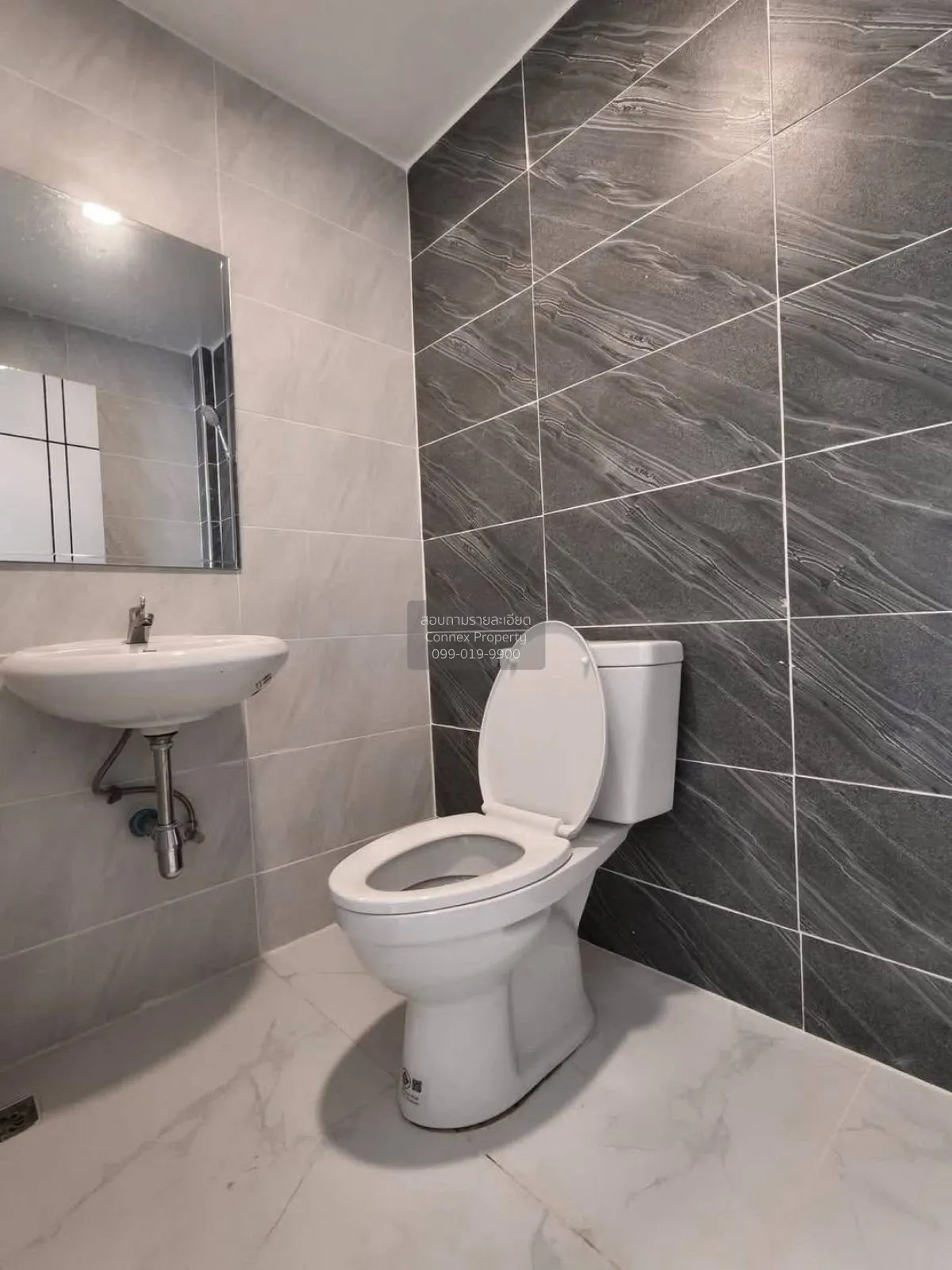 ขายทาวน์เฮ้าส์/ทาวน์โฮม  อักษรา บางบัวทอง ห้องมุม รีโนเวทใหม่ บาง