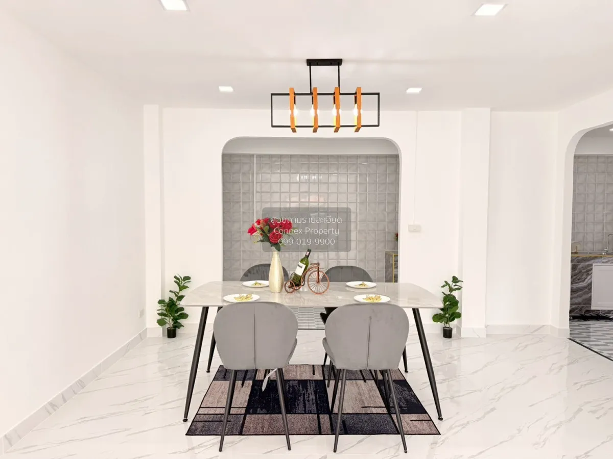 ขายทาวน์เฮ้าส์/ทาวน์โฮม  เอกกวิน เลียบคลอง 2 หน้ากว้าง รีโนเวทใหม