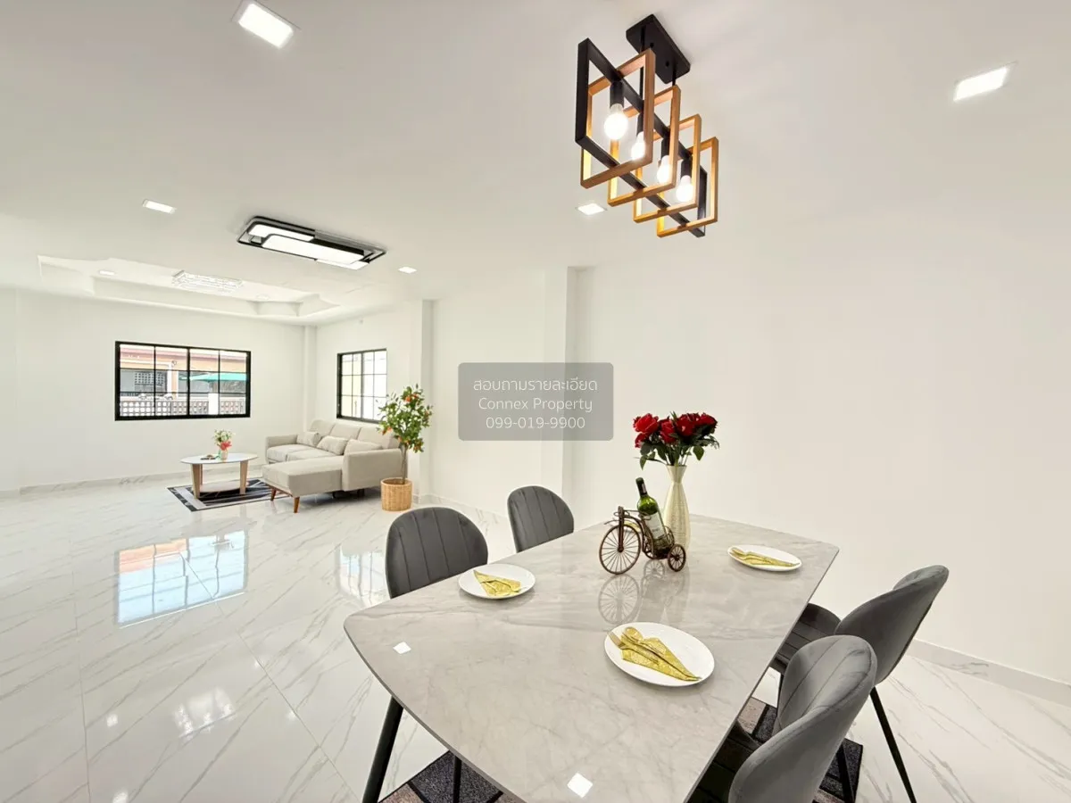 ขายทาวน์เฮ้าส์/ทาวน์โฮม  เอกกวิน เลียบคลอง 2 หน้ากว้าง รีโนเวทใหม