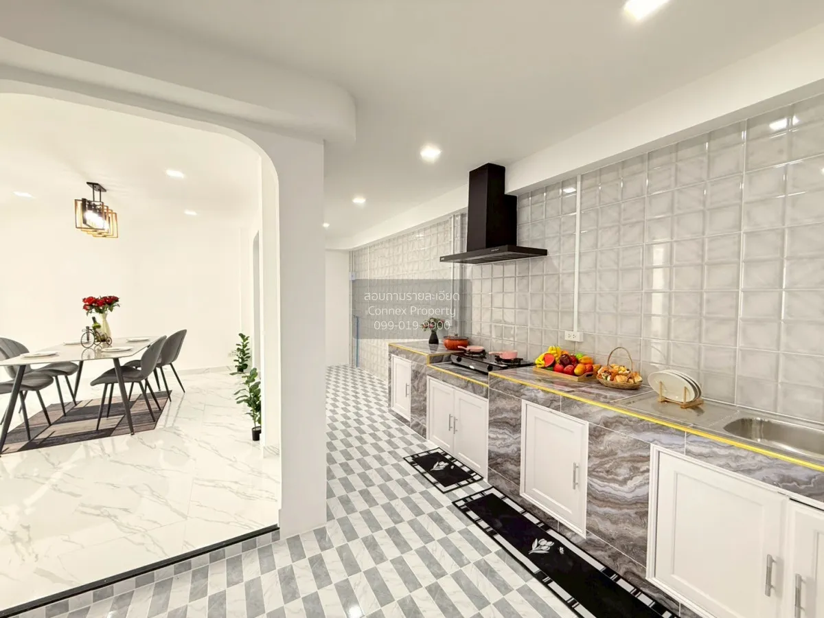 ขายทาวน์เฮ้าส์/ทาวน์โฮม  เอกกวิน เลียบคลอง 2 หน้ากว้าง รีโนเวทใหม