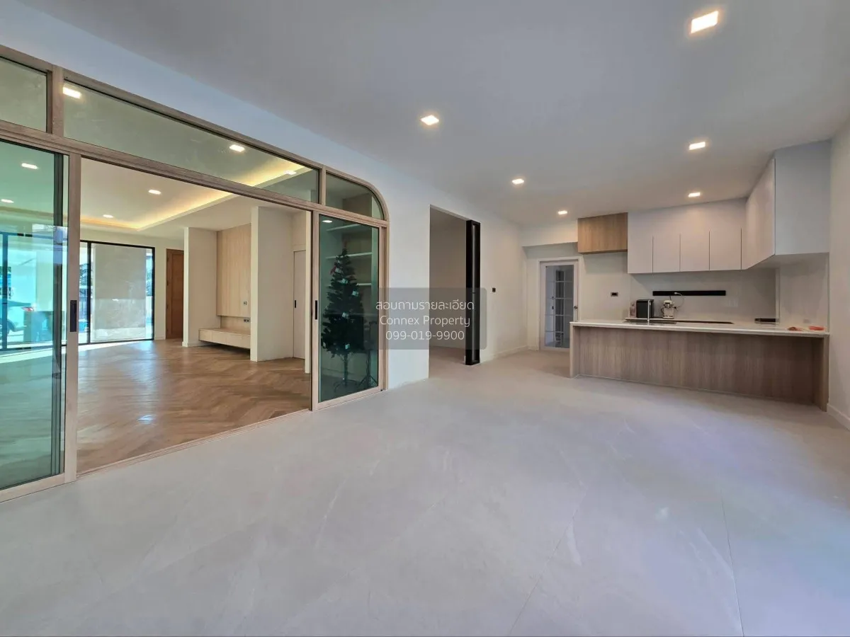 For Sale House + Separate Home Office on 179 sq.wah | Parking for