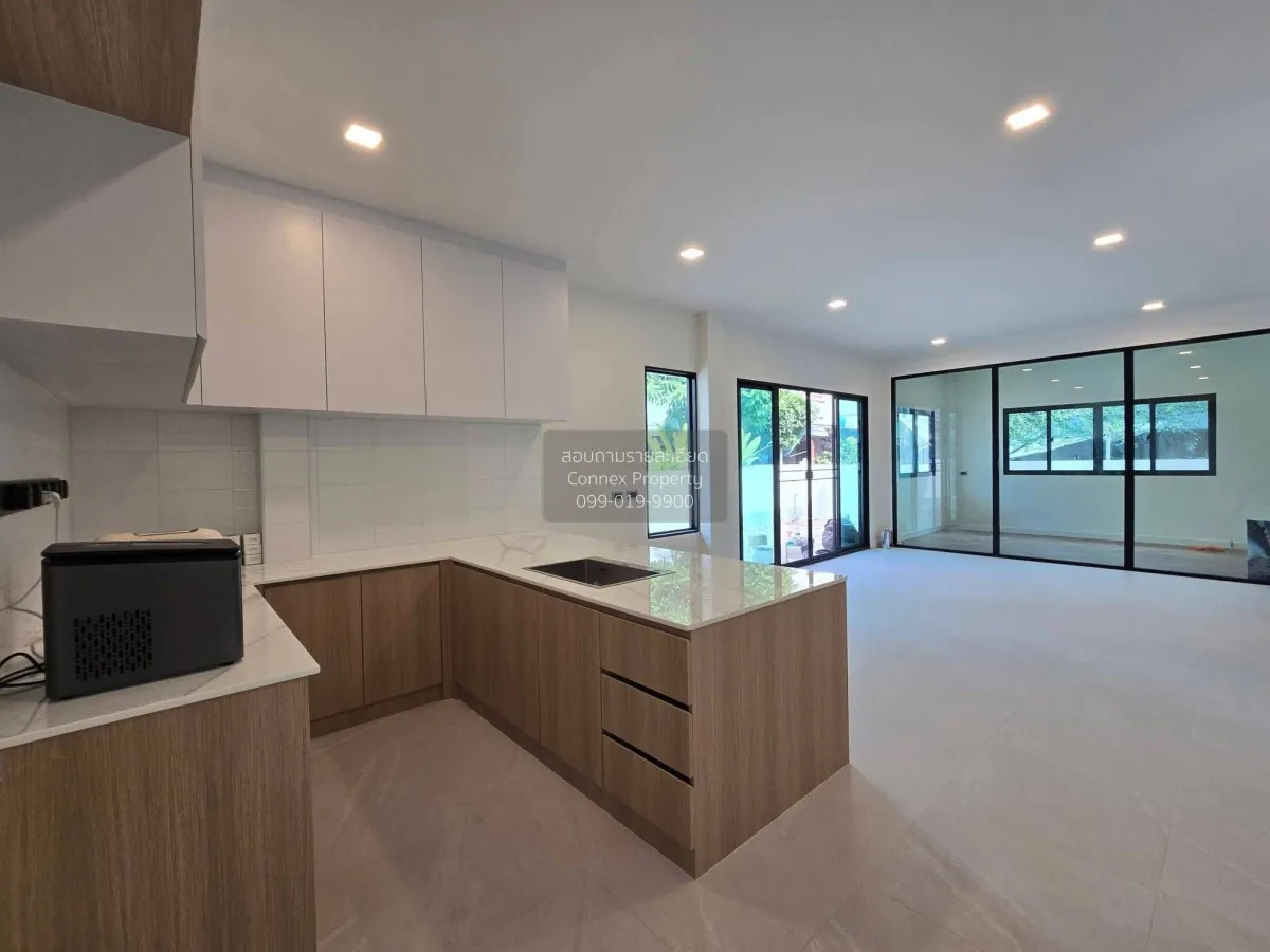 For Sale House + Separate Home Office on 179 sq.wah | Parking for