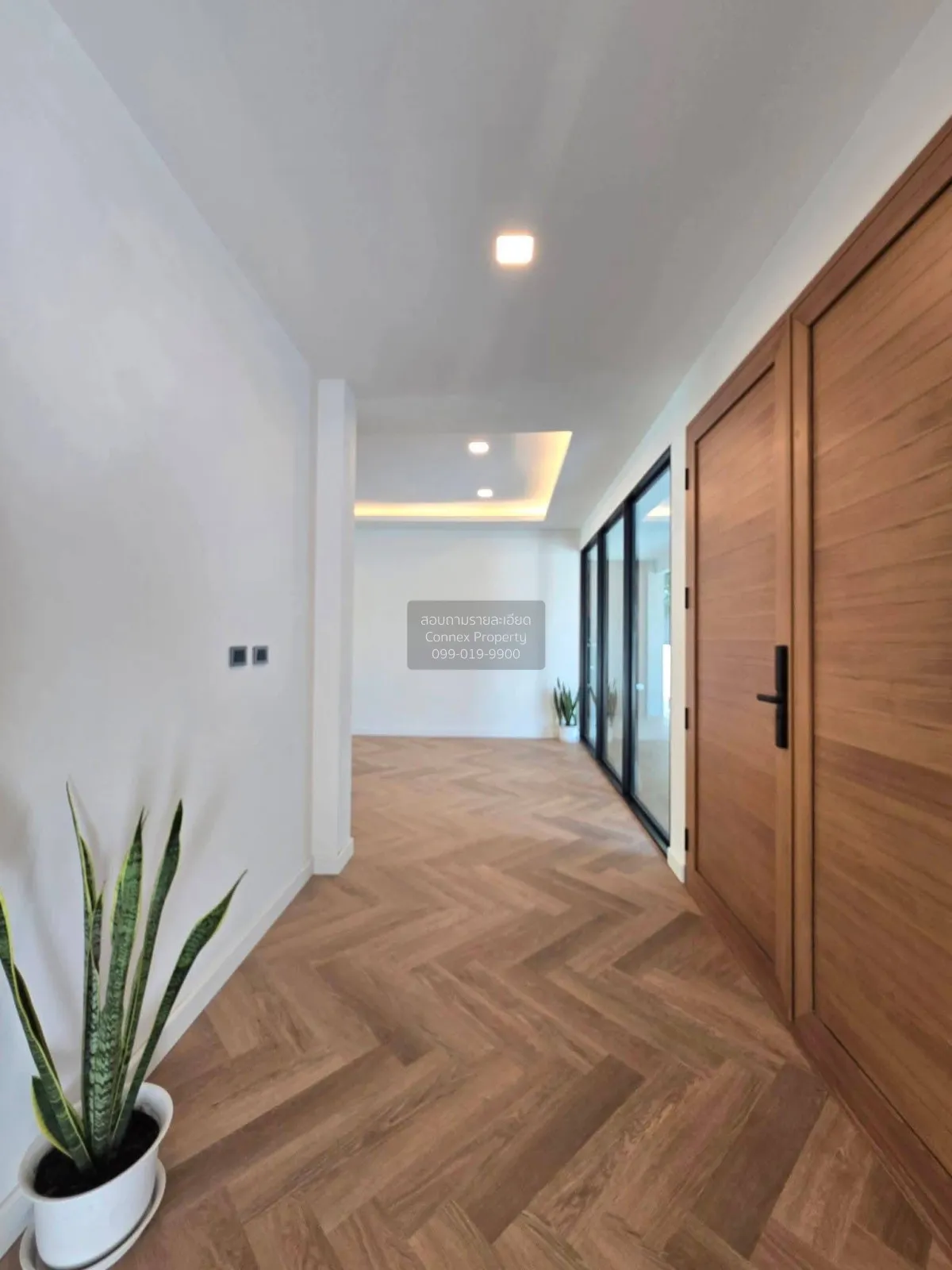 For Sale House + Separate Home Office on 179 sq.wah | Parking for