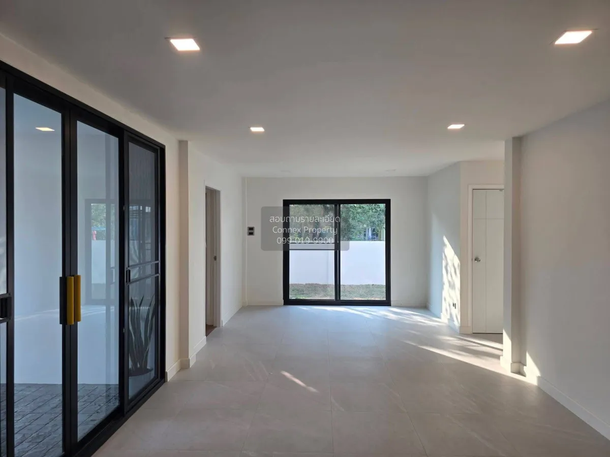 For Sale House + Separate Home Office on 179 sq.wah | Parking for