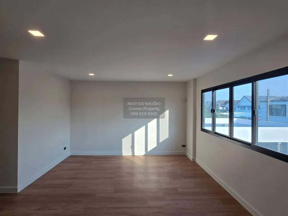 For Sale House + Separate Home Office on 179 sq.wah | Parking for