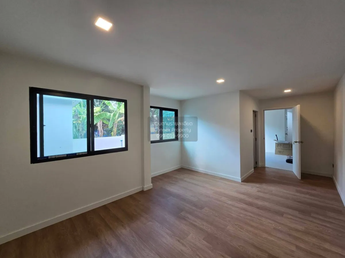 For Sale House + Separate Home Office on 179 sq.wah | Parking for