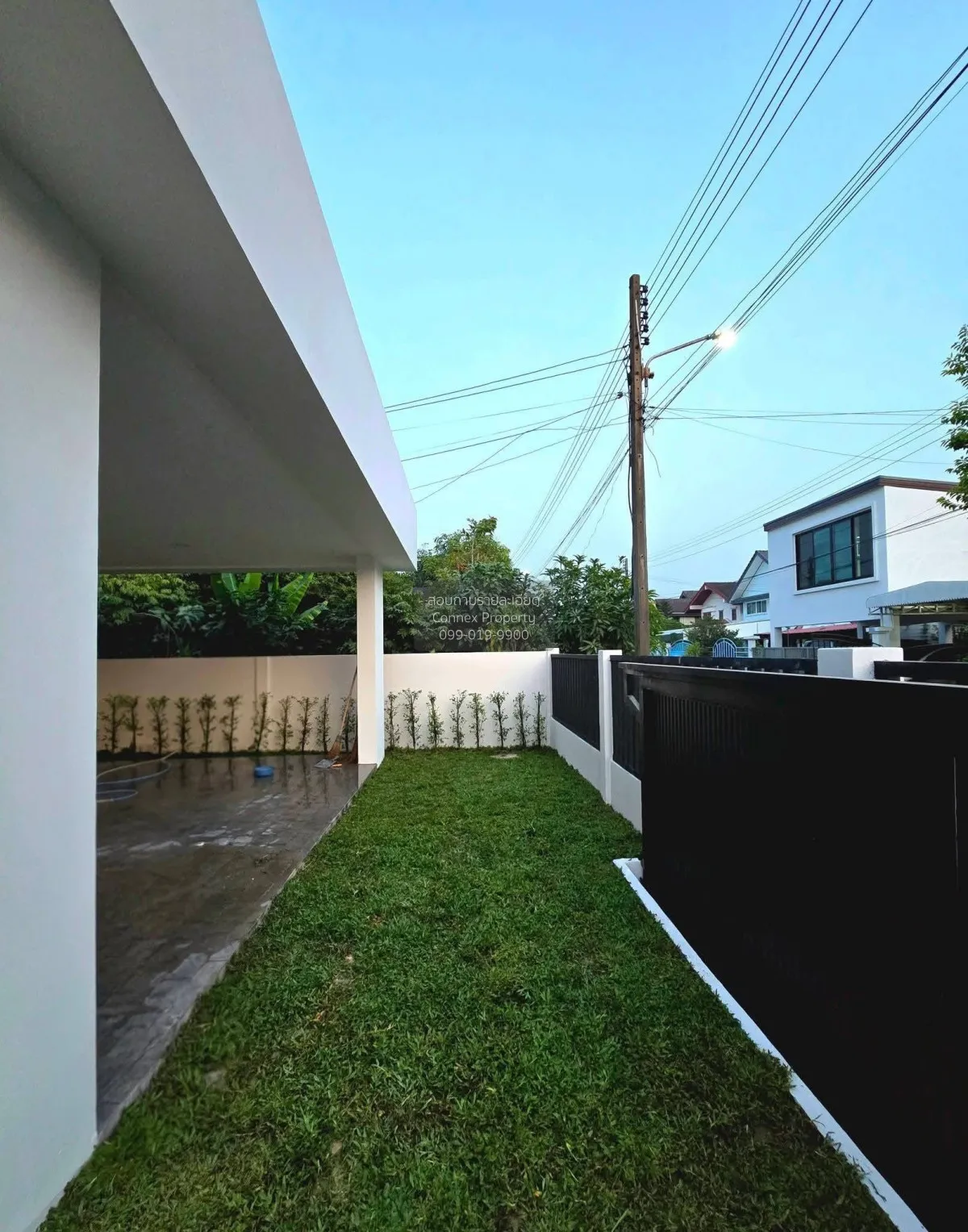 For Sale House + Separate Home Office on 179 sq.wah | Parking for