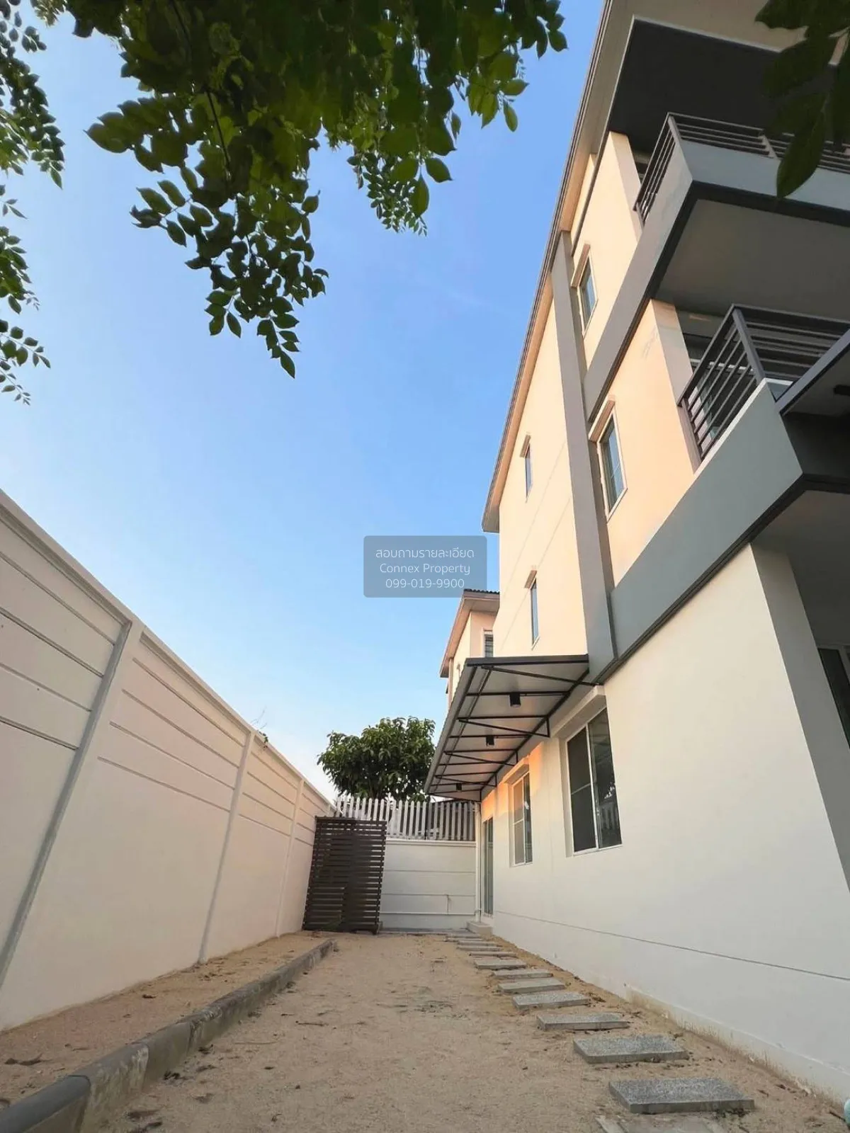 For Sale Townhouse/Townhome  , Town Avenue Rama 9 , MRT-Sri Krett