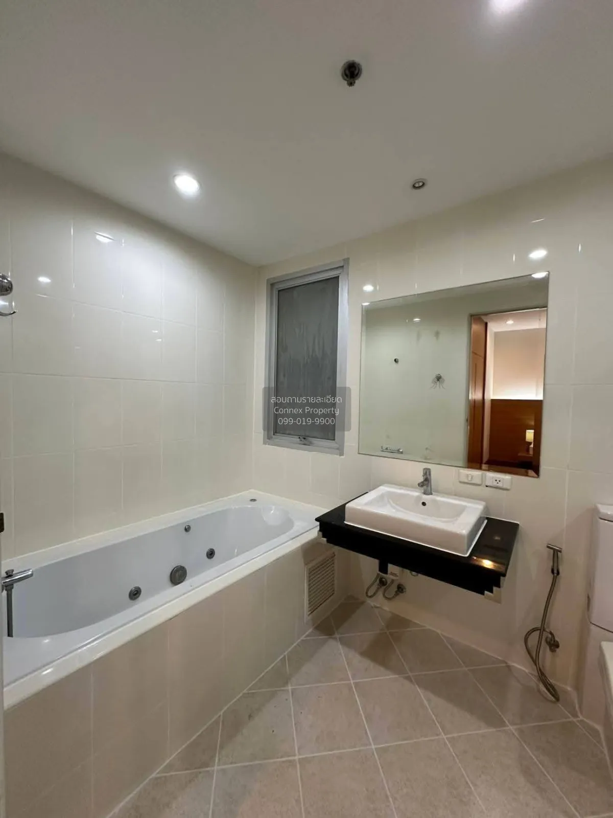 เช่าคอนโด  เดอะ มาสเตอร์ เซ็นเธรี่ยม อโศก - สุขุมวิท ดูเพล็กซ์ วิ