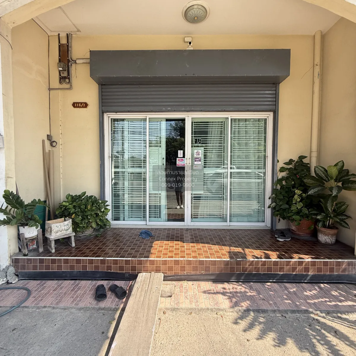 For Sale Townhouse/Townhome  , Chanantorn windmill , corner unit  3