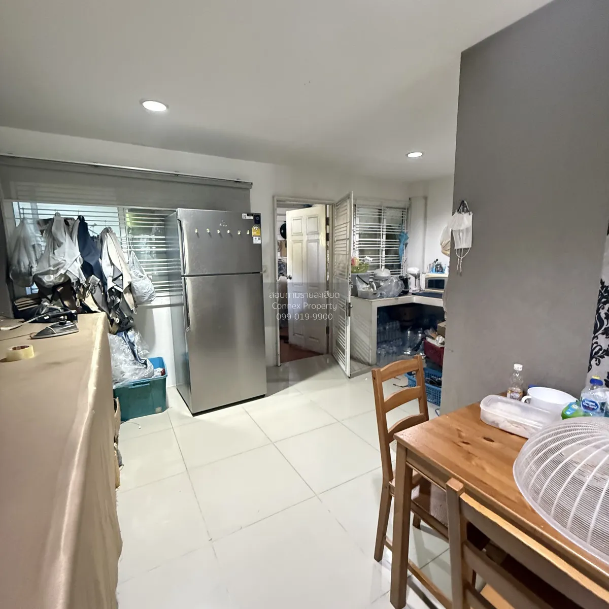 For Sale Townhouse/Townhome  , Chanantorn windmill , corner unit 