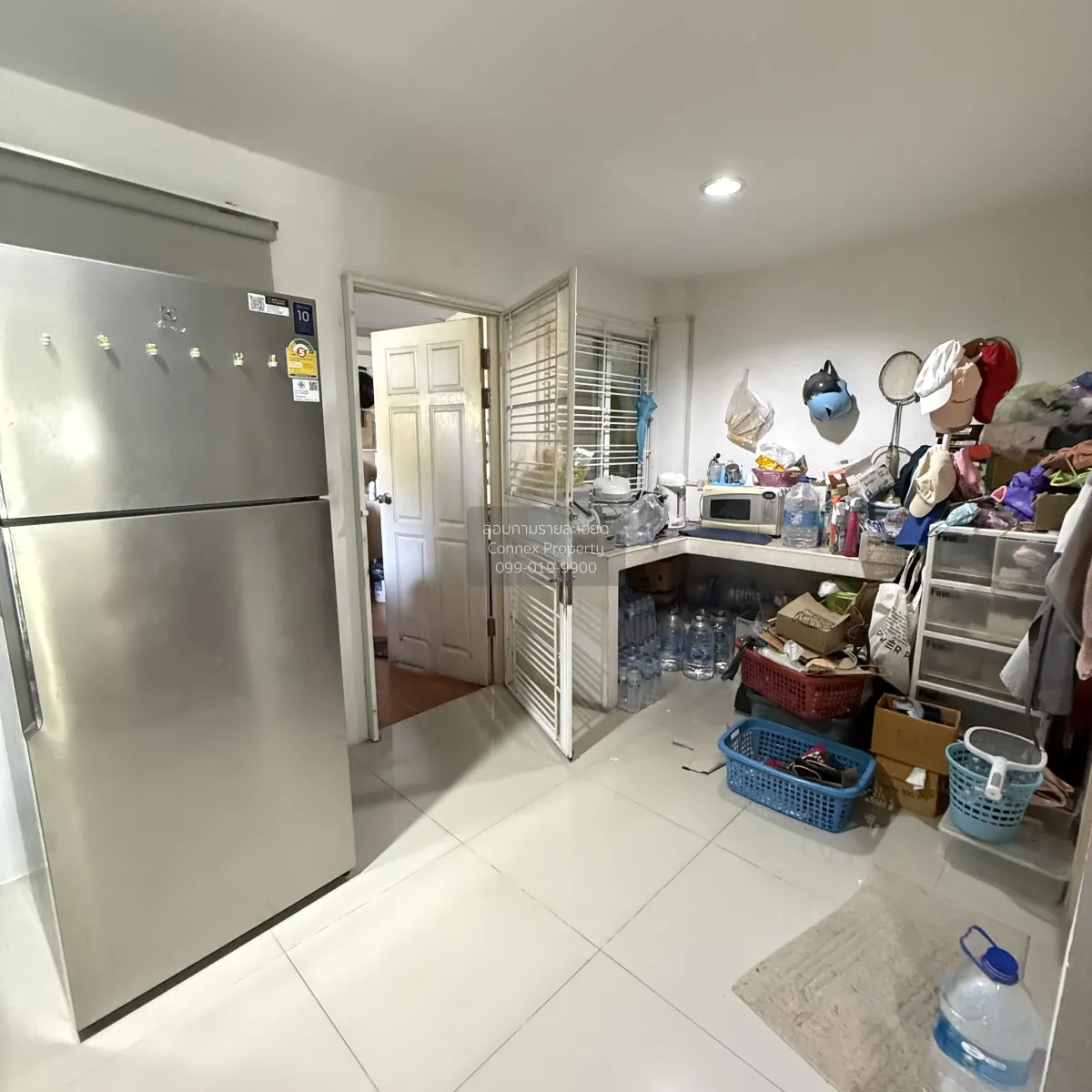 For Sale Townhouse/Townhome  , Chanantorn windmill , corner unit 