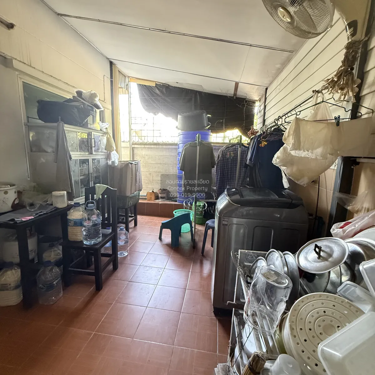 For Sale Townhouse/Townhome  , Chanantorn windmill , corner unit 