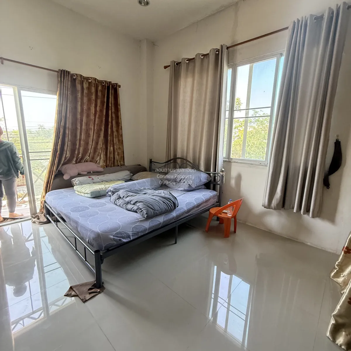 For Sale Townhouse/Townhome  , Chanantorn windmill , corner unit 