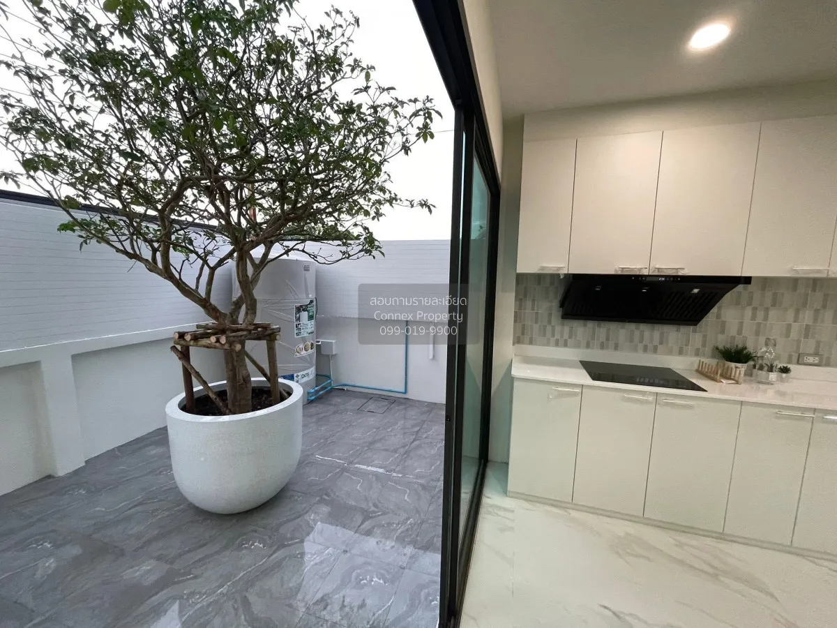 For Sale Corner unit detached house for sale,Soi  Nawamin 127 , c