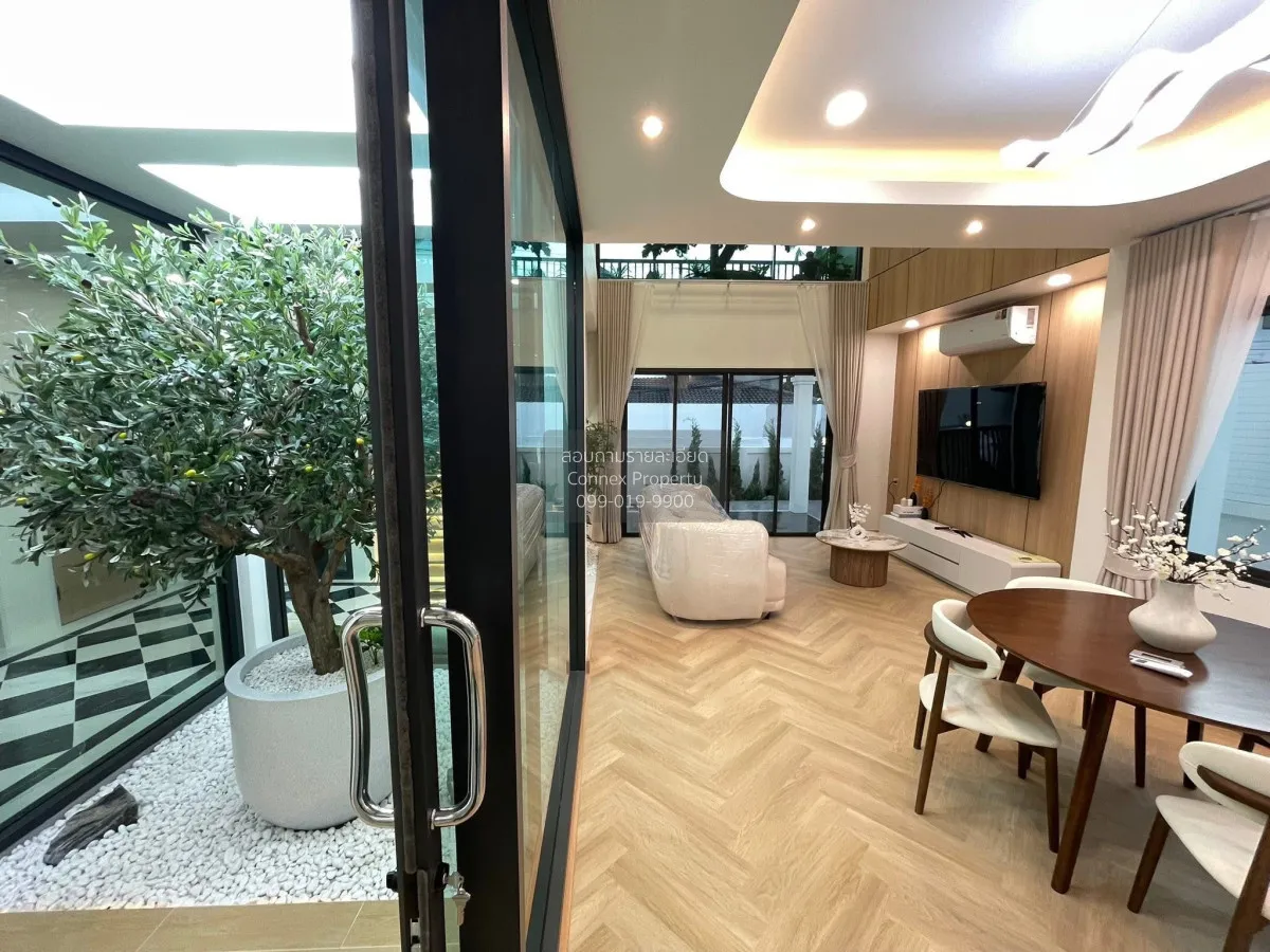 For Sale Corner unit detached house for sale,Soi  Nawamin 127 , c