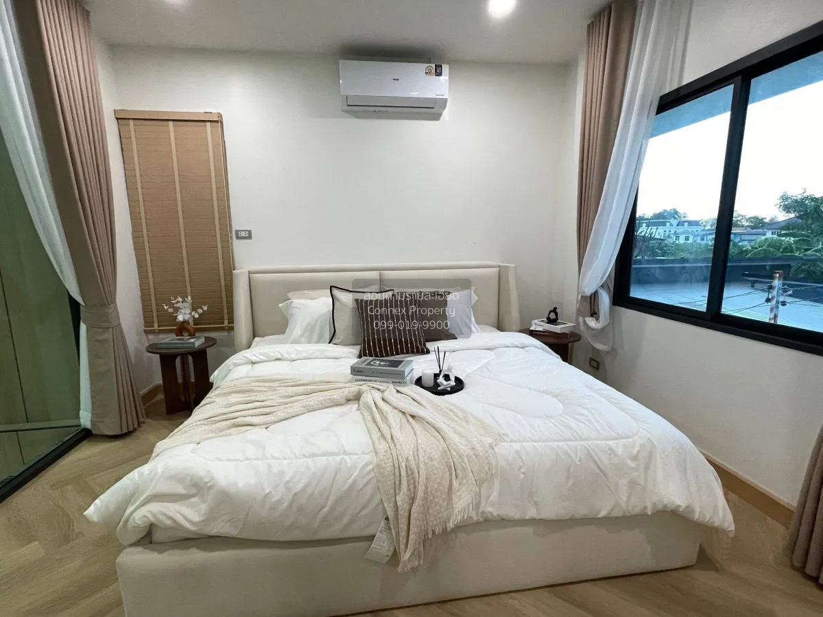 For Sale Corner unit detached house for sale,Soi  Nawamin 127 , c